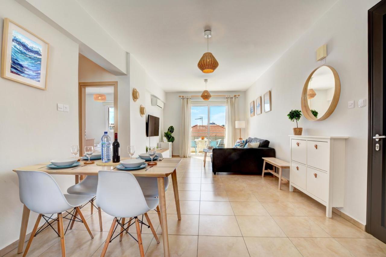 ♥ Sunny&Cozy Family Apartment ★ Walk To The Beach☼ Paralimni Exterior photo
