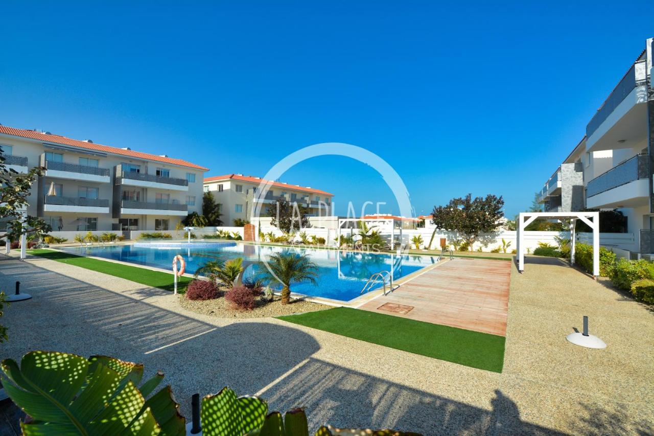 ♥ Sunny&Cozy Family Apartment ★ Walk To The Beach☼ Paralimni Exterior photo