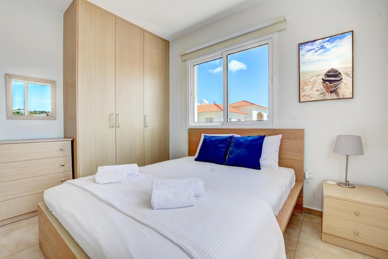 ♥ Sunny&Cozy Family Apartment ★ Walk To The Beach☼ Paralimni Exterior photo